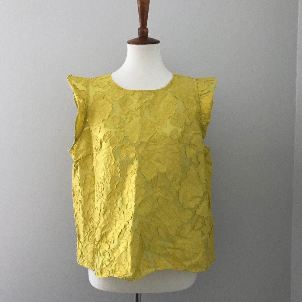 Who What Wear Yellow Floral Jacquard Flutter Sleeve Top
